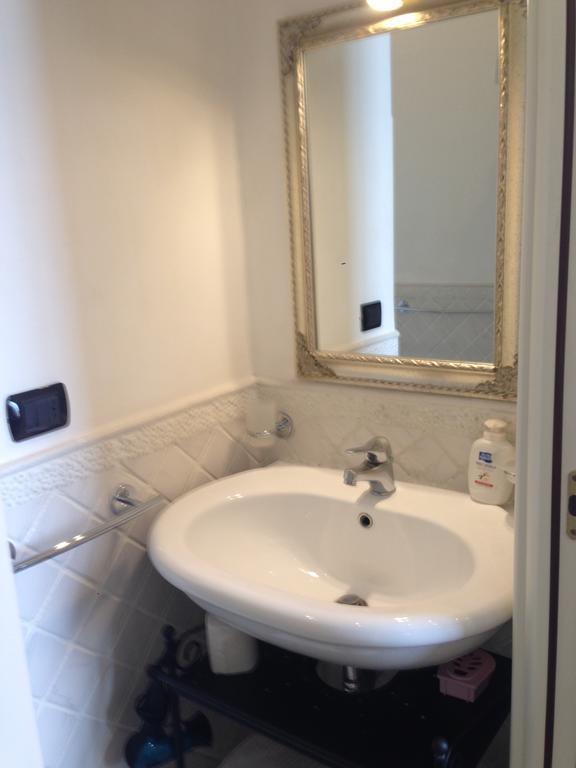 La Dimora Dei Baroni Bed & Breakfast Naples Room photo