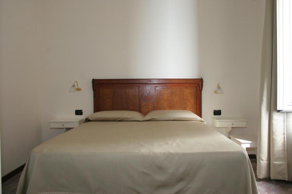 La Dimora Dei Baroni Bed & Breakfast Naples Room photo