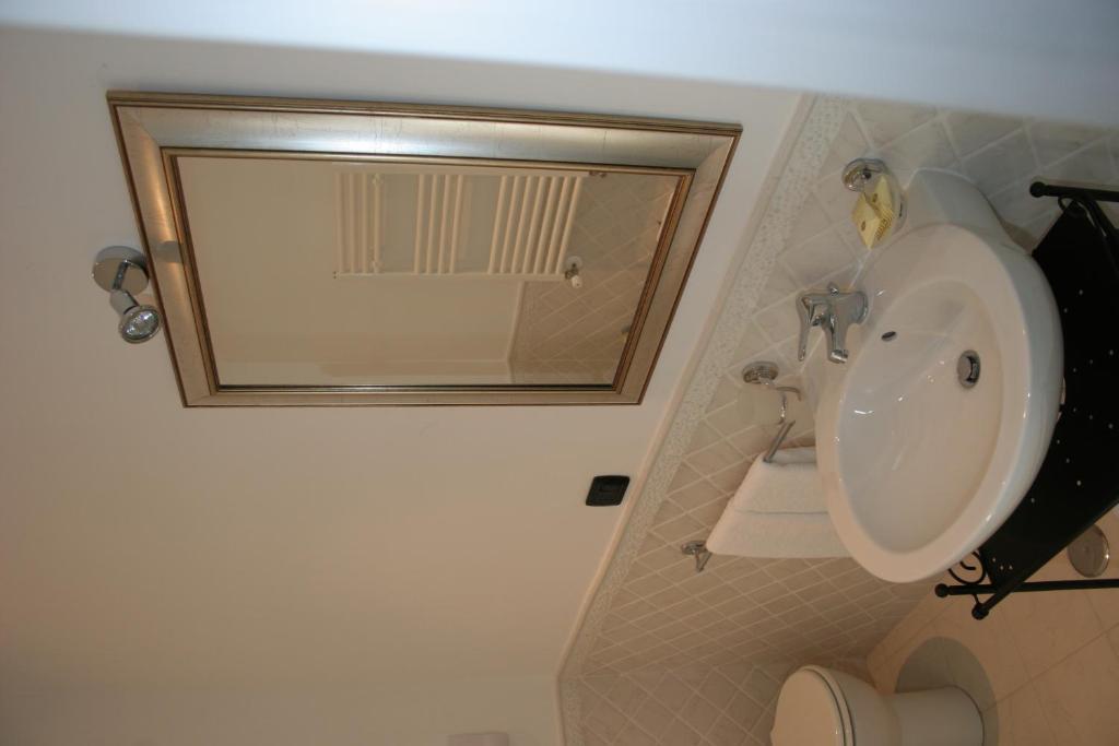 La Dimora Dei Baroni Bed & Breakfast Naples Exterior photo