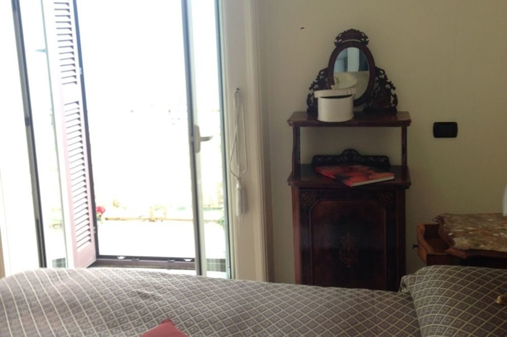 La Dimora Dei Baroni Bed & Breakfast Naples Exterior photo